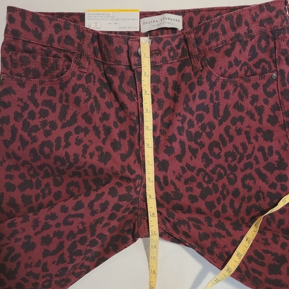 NWT Social Standards Ankle Skinny Sketchy Cheetah Red Pants Size 8 - Picture 13 of 14